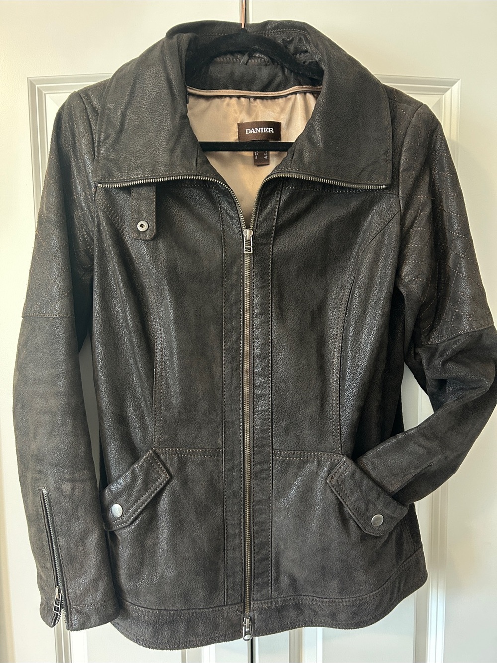 Danier Women's Chocolate Brown Leather Zip-Front Jacket